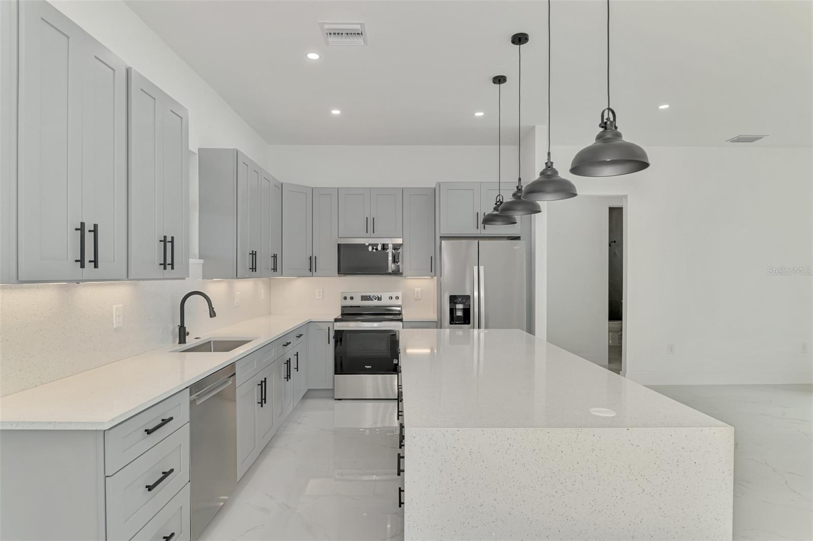 9468 ATTICA CIR, PORT CHARLOTTE, FL, 33981