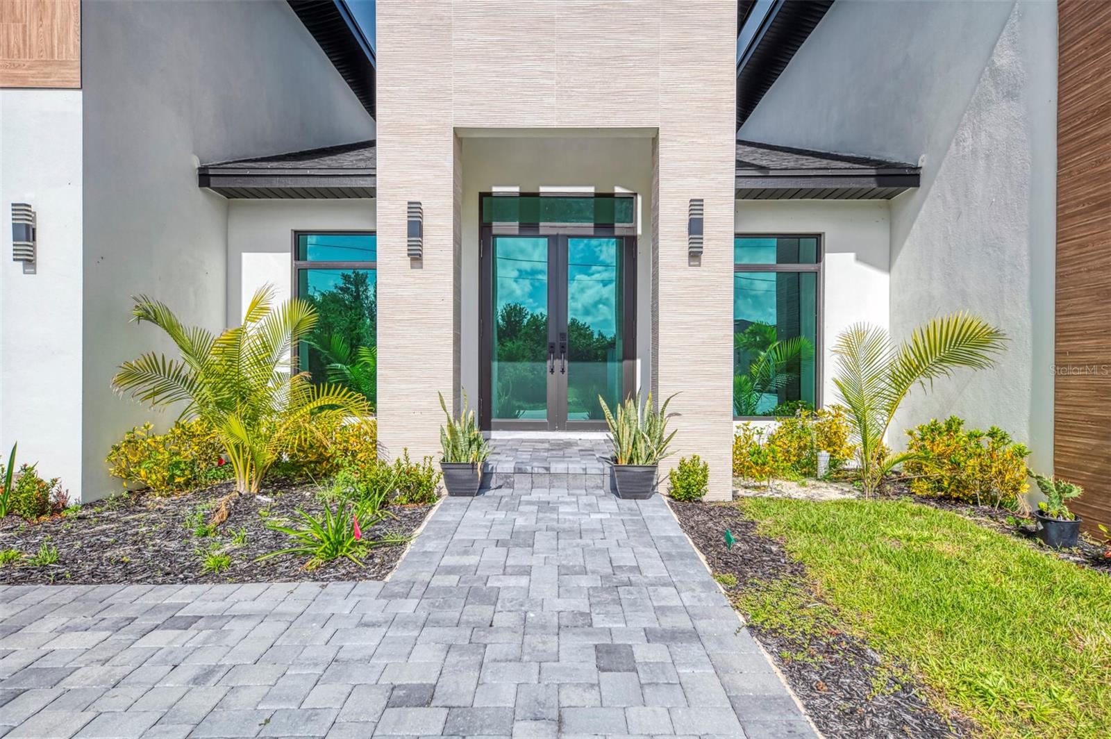 9468 ATTICA CIR, PORT CHARLOTTE, FL, 33981
