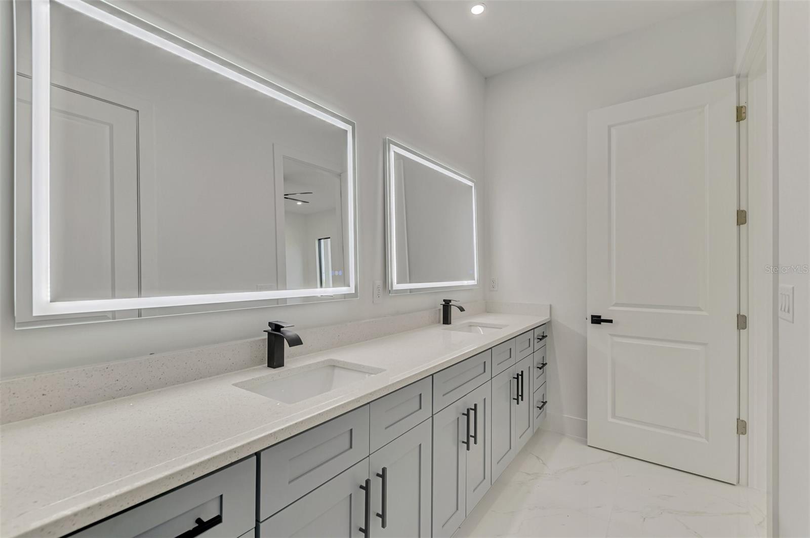 9468 ATTICA CIR, PORT CHARLOTTE, FL, 33981