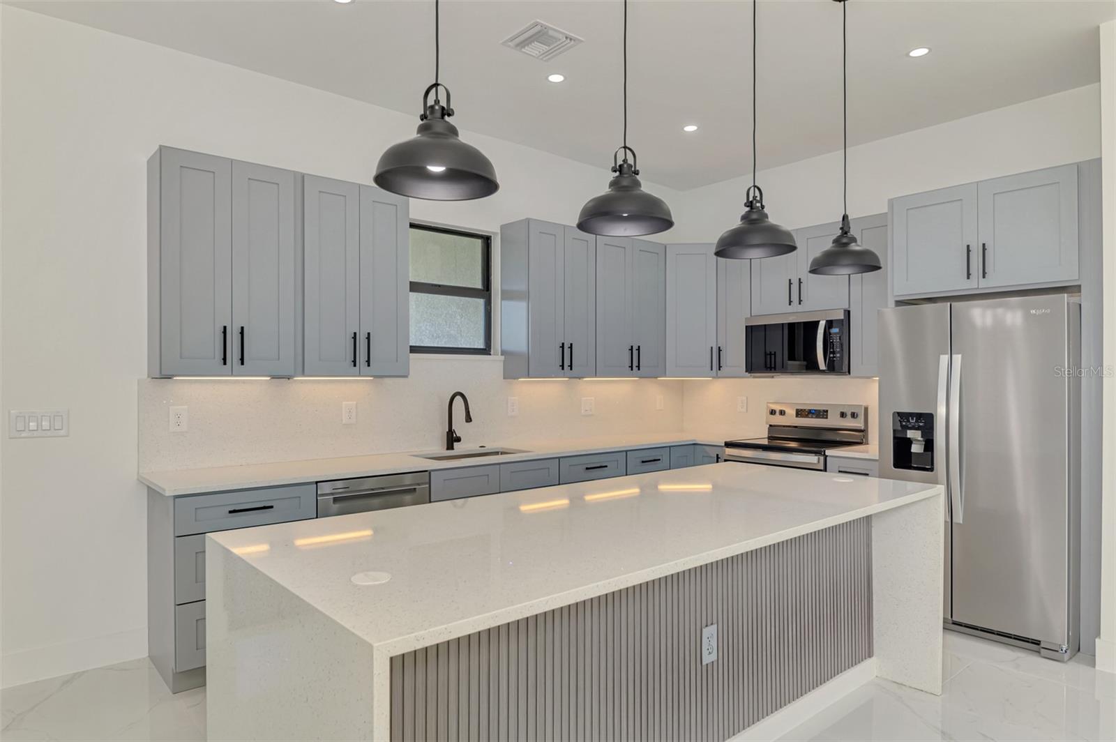 9468 ATTICA CIR, PORT CHARLOTTE, FL, 33981