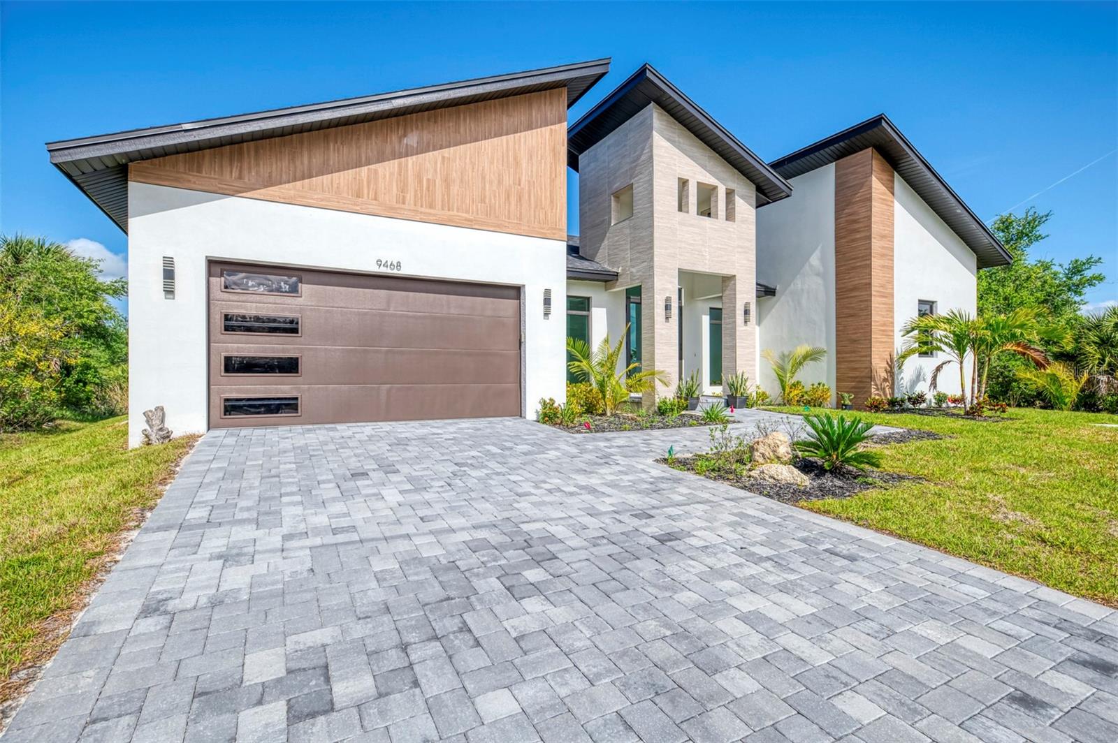 9468 ATTICA CIR, PORT CHARLOTTE, FL, 33981