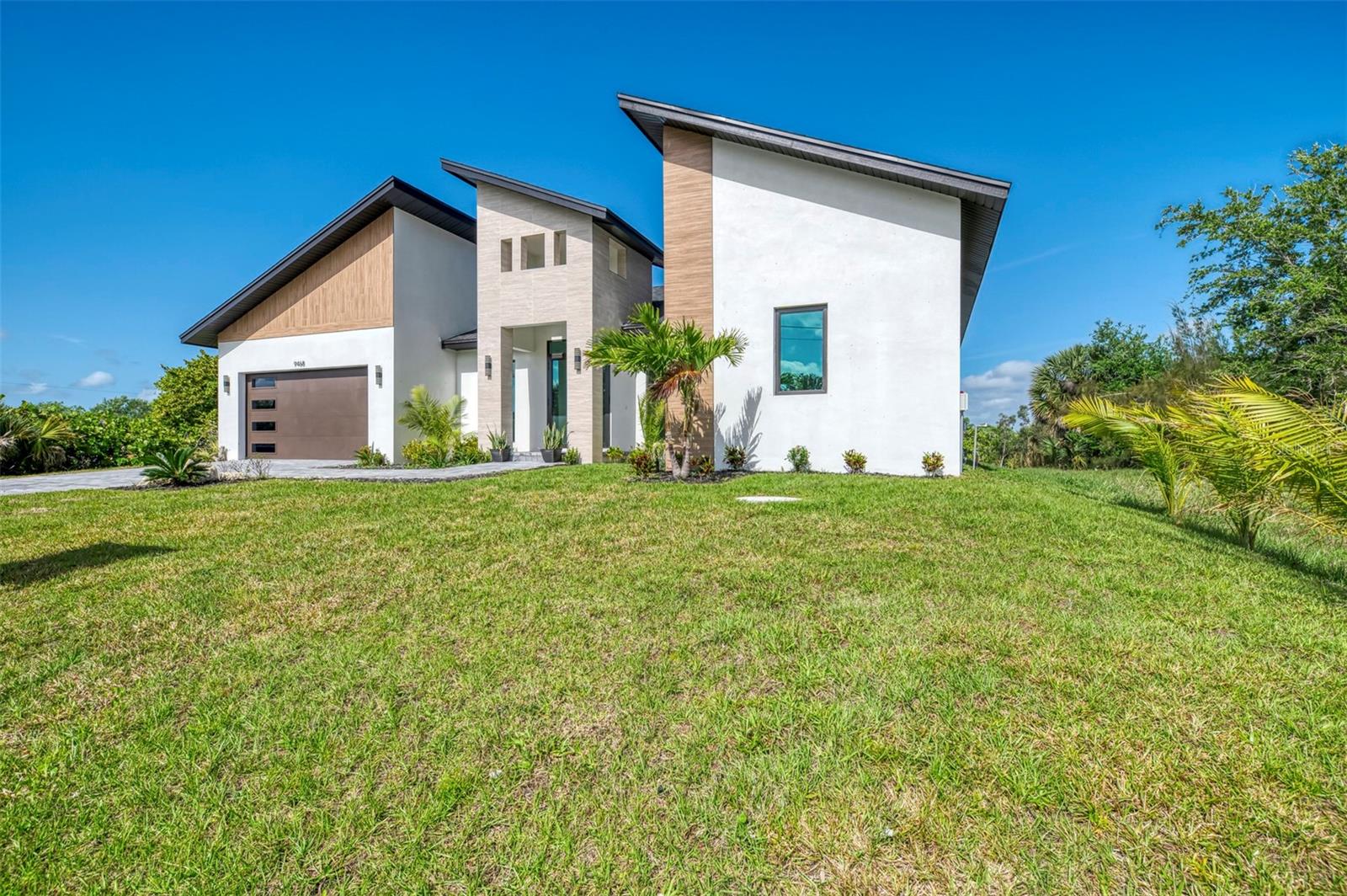 9468 ATTICA CIR, PORT CHARLOTTE, FL, 33981