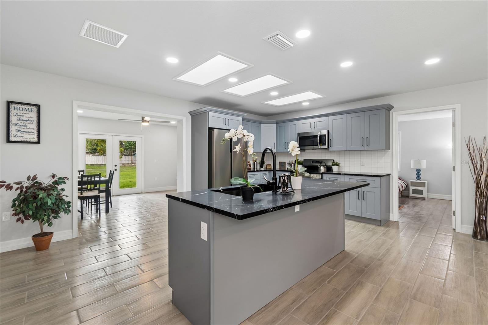 3600 38TH AVE E, BRADENTON, FL, 34208