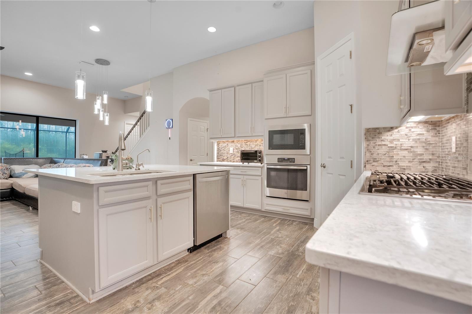 21914 BUTTERFLY KISS DR, LAND O LAKES, FL, 34637