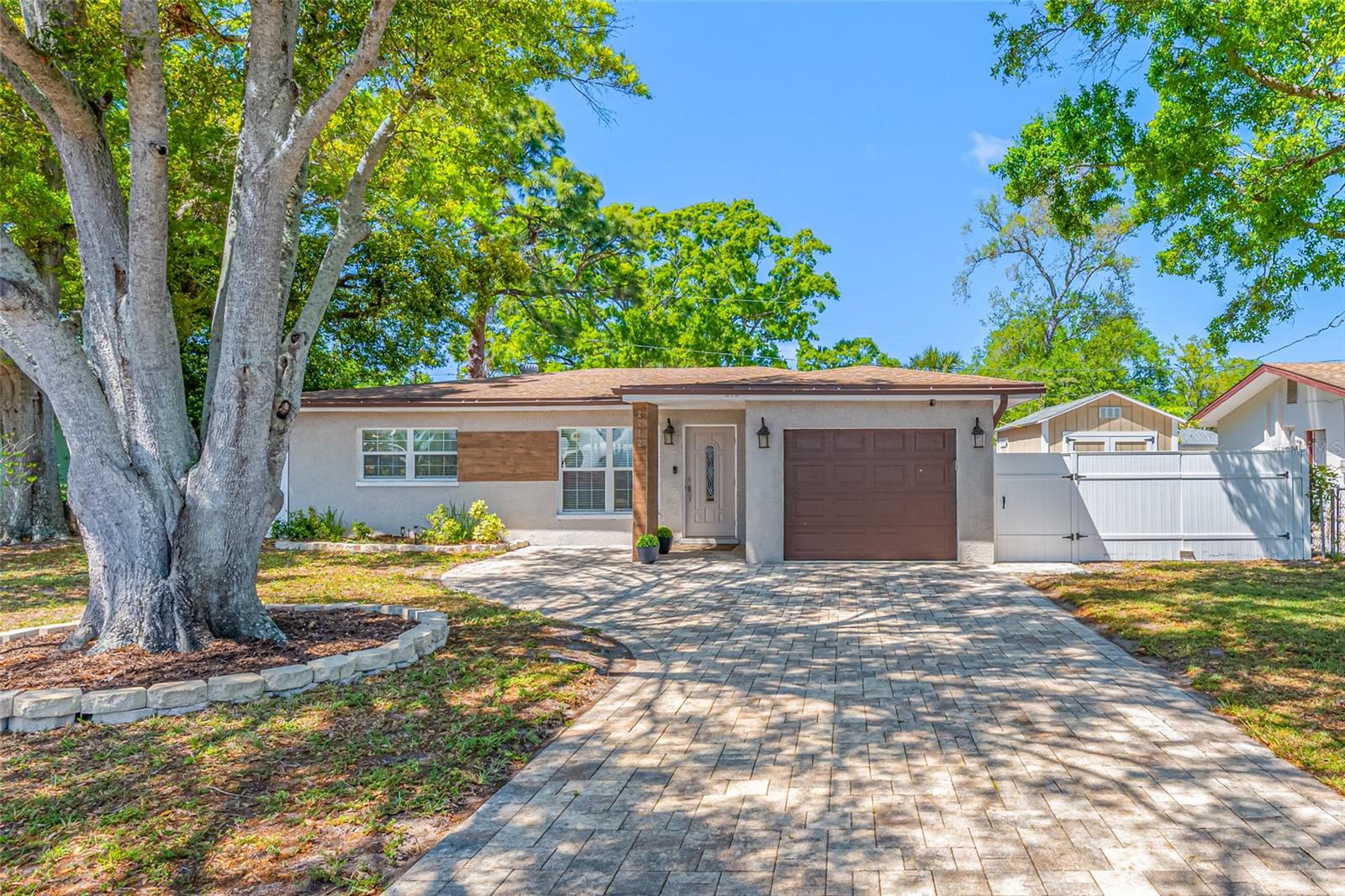 2212 NE COACHMAN RD, CLEARWATER, FL, 33765