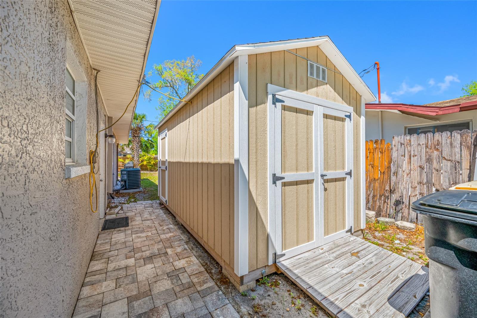 2212 NE COACHMAN RD, CLEARWATER, FL, 33765