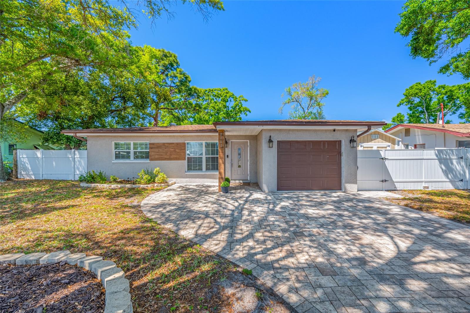 2212 NE COACHMAN RD, CLEARWATER, FL, 33765