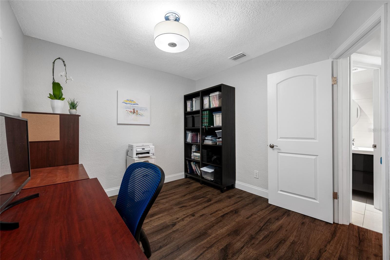 2212 NE COACHMAN RD, CLEARWATER, FL, 33765