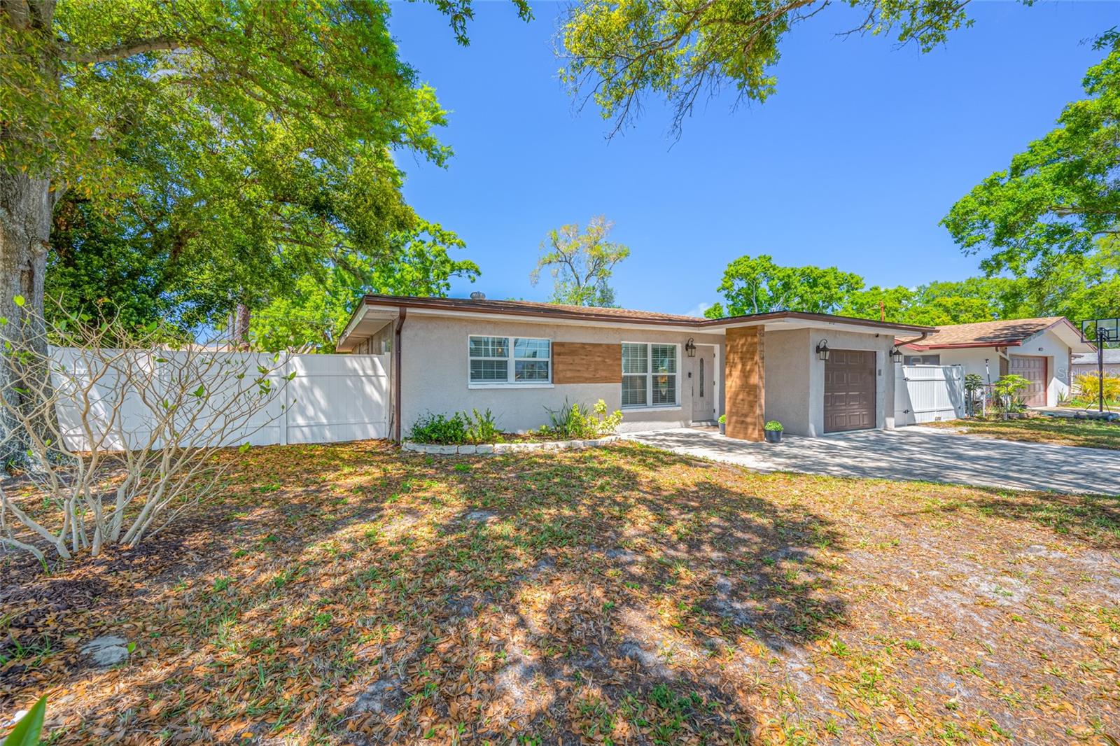 2212 NE COACHMAN RD, CLEARWATER, FL, 33765