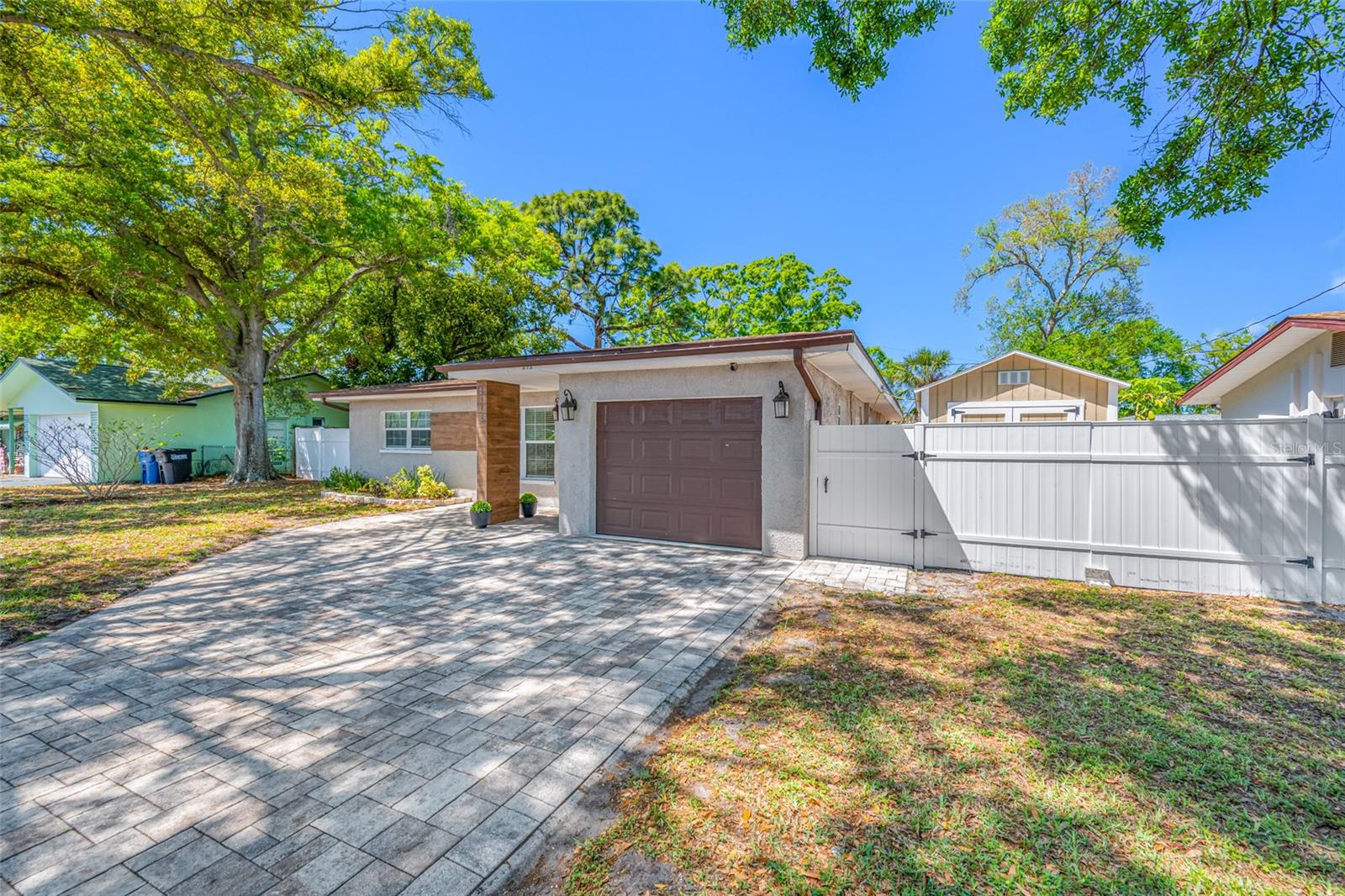 2212 NE COACHMAN RD, CLEARWATER, FL, 33765