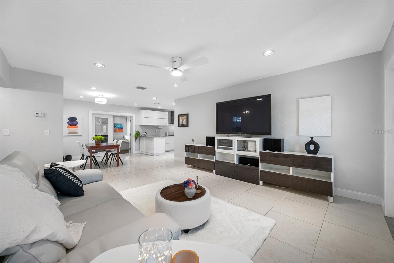 2212 NE COACHMAN RD, CLEARWATER, FL, 33765