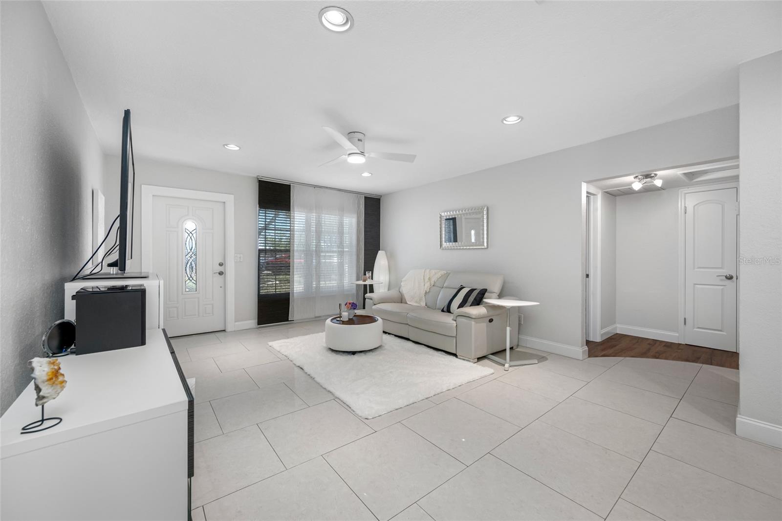 2212 NE COACHMAN RD, CLEARWATER, FL, 33765