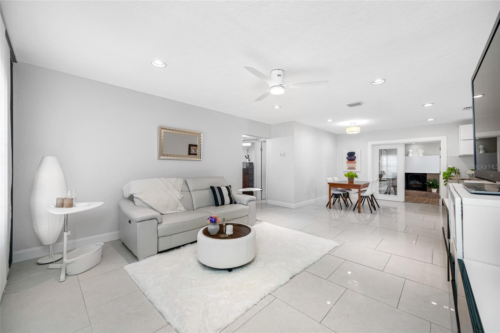 2212 NE COACHMAN RD, CLEARWATER, FL, 33765