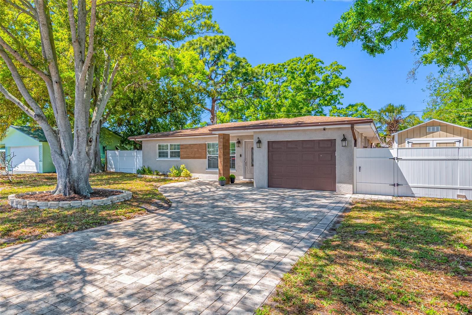2212 NE COACHMAN RD, CLEARWATER, FL, 33765