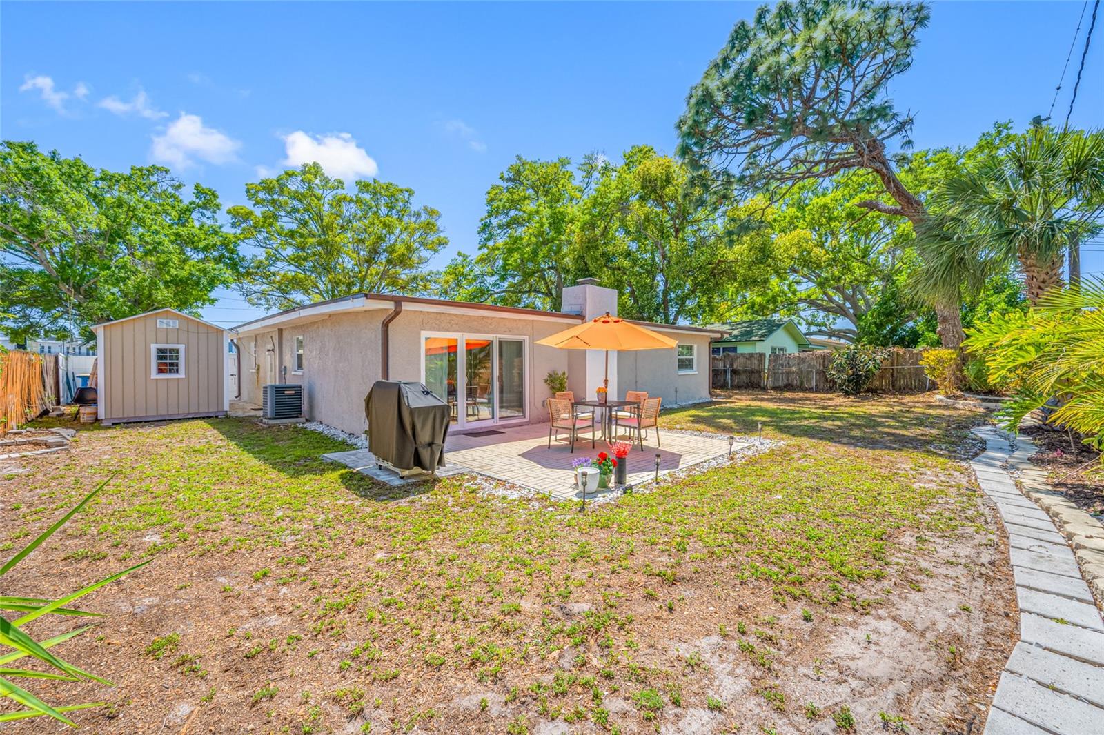 2212 NE COACHMAN RD, CLEARWATER, FL, 33765
