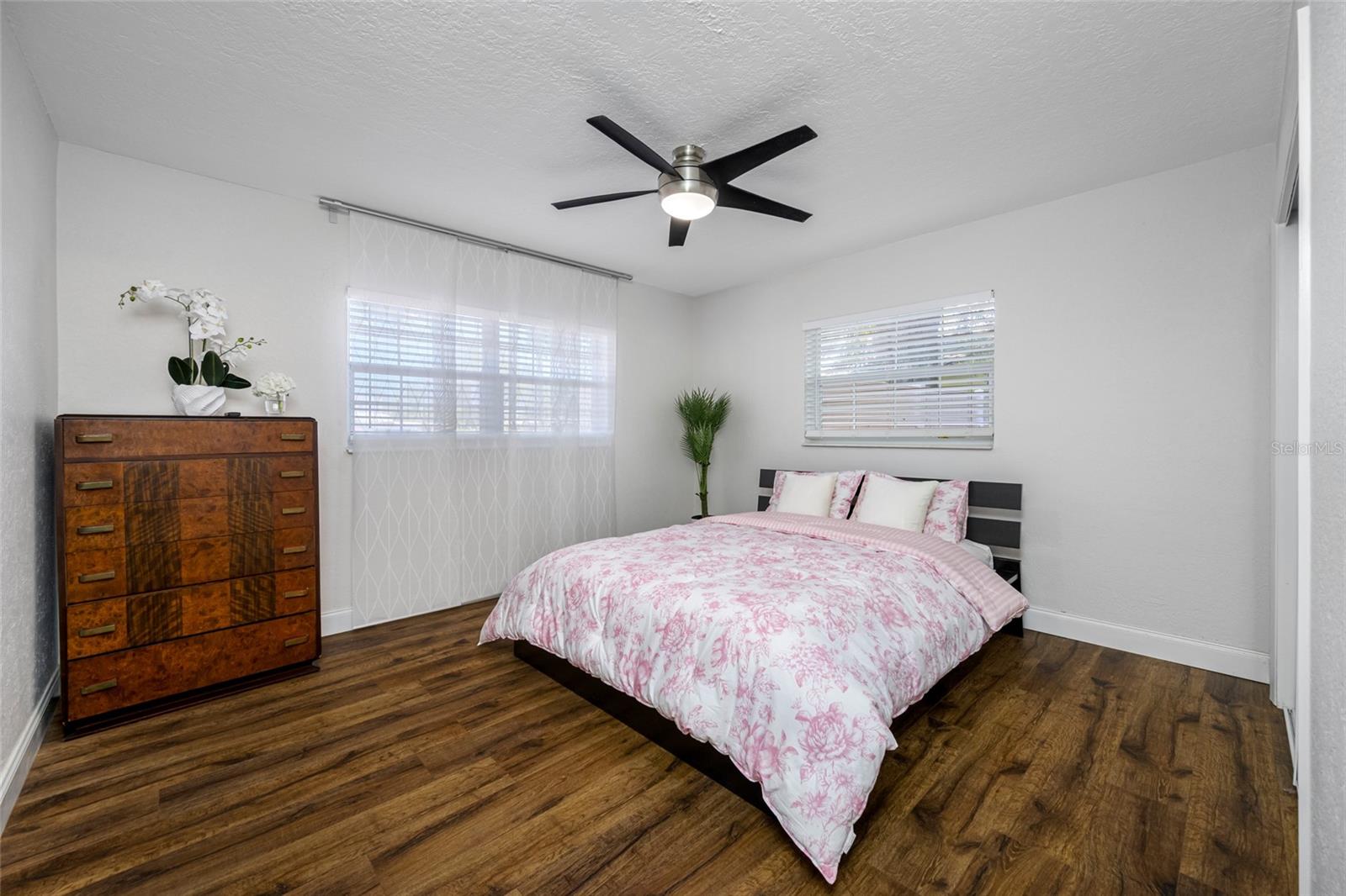 2212 NE COACHMAN RD, CLEARWATER, FL, 33765