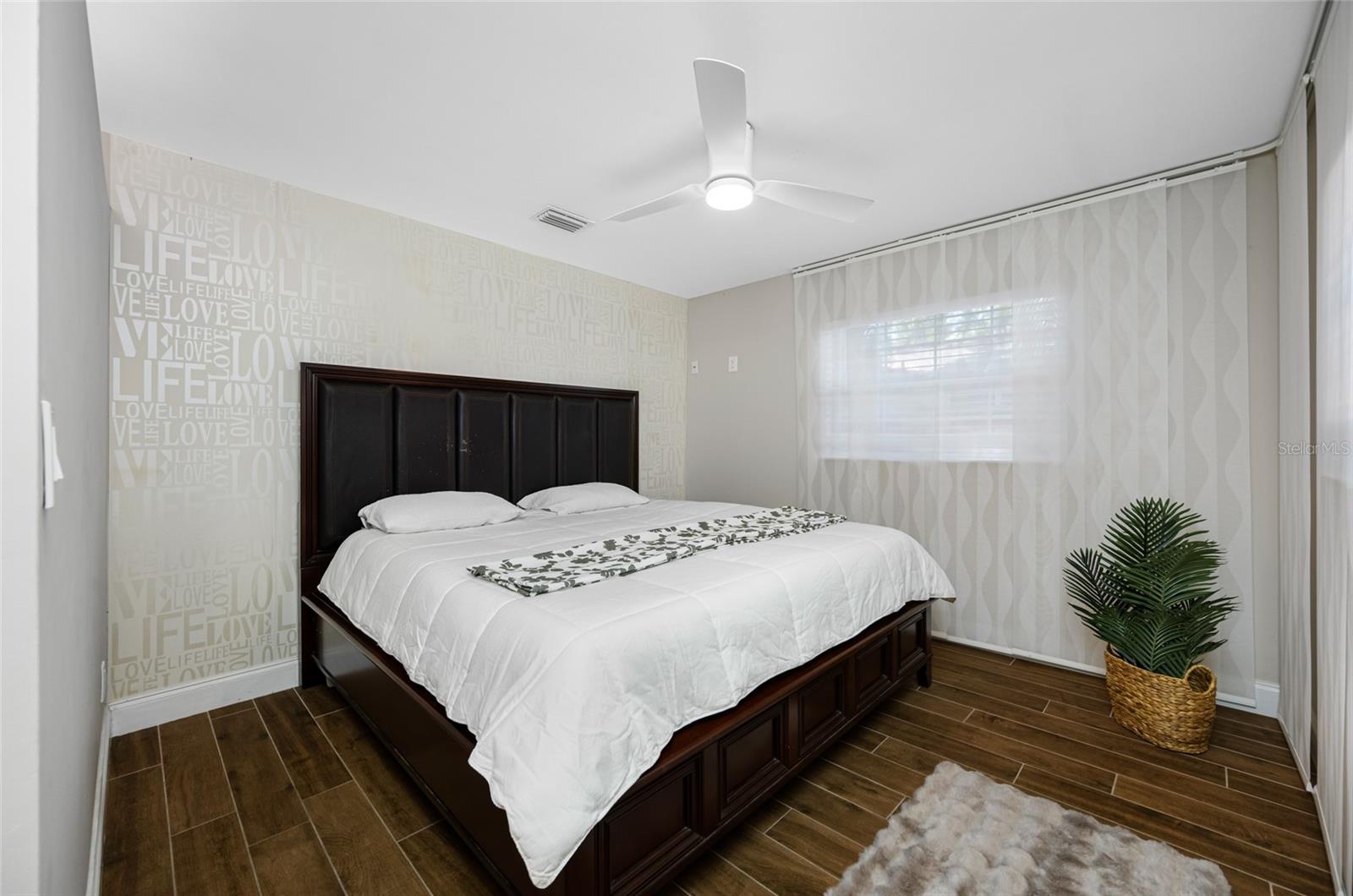 2212 NE COACHMAN RD, CLEARWATER, FL, 33765