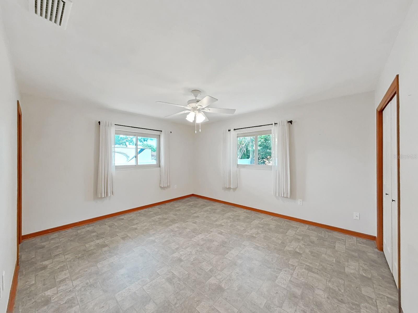 1100 CANTERBURY RD, CLEARWATER, FL, 33764