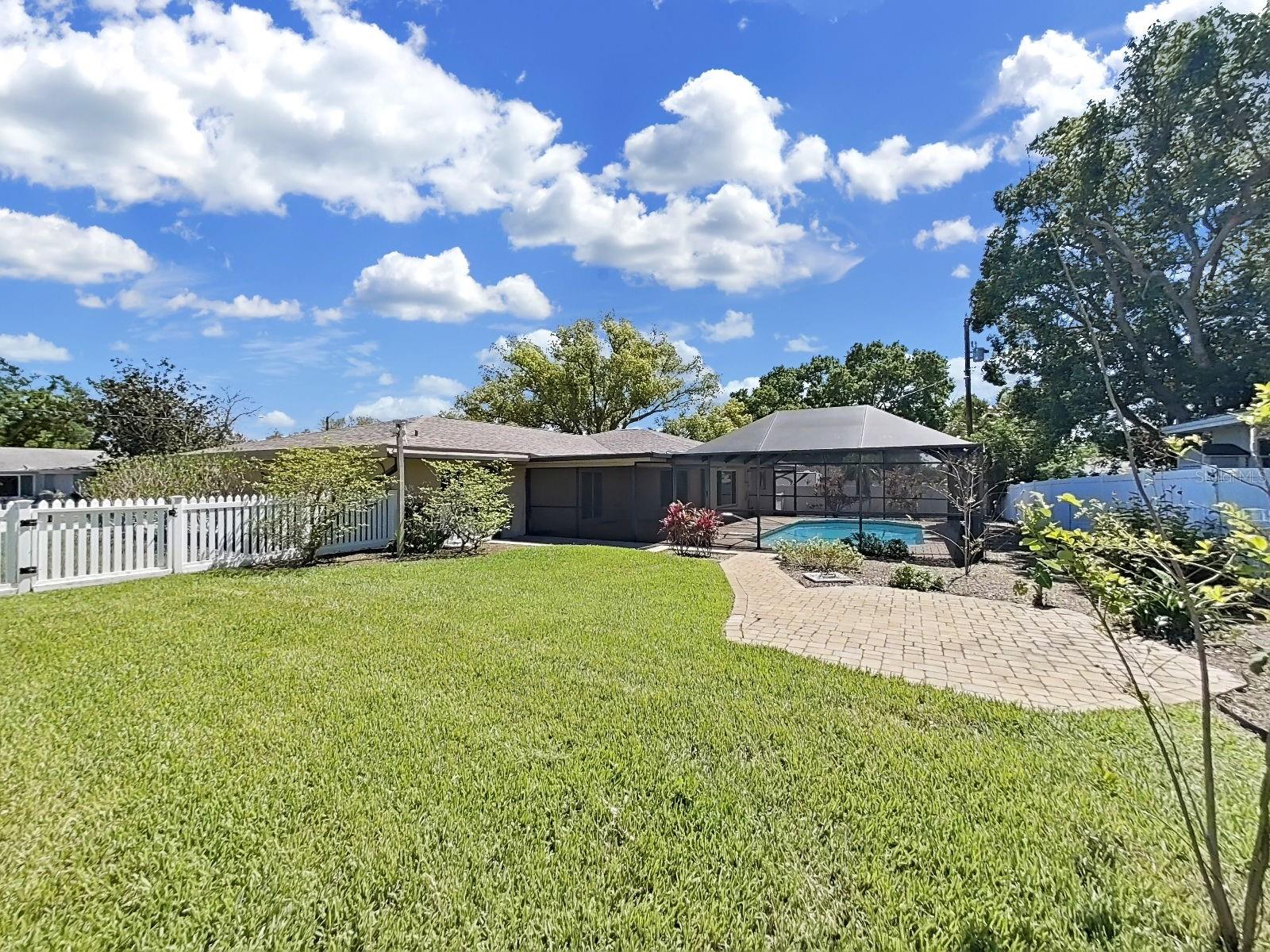 1100 CANTERBURY RD, CLEARWATER, FL, 33764