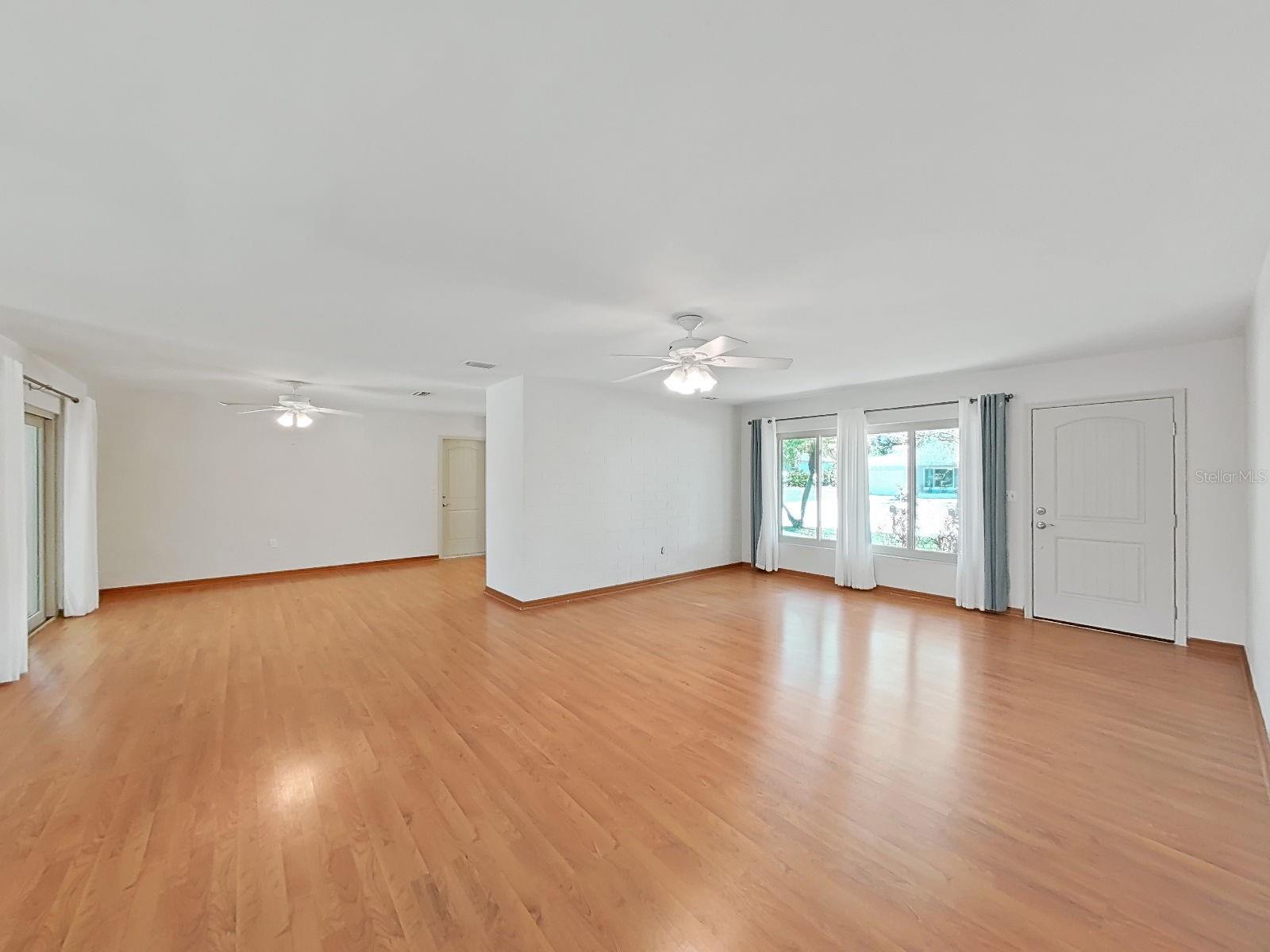 1100 CANTERBURY RD, CLEARWATER, FL, 33764