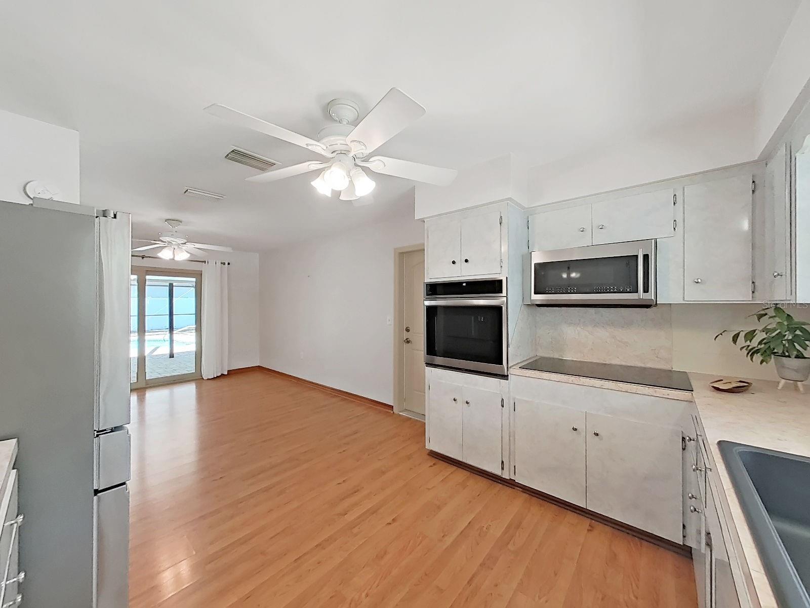 1100 CANTERBURY RD, CLEARWATER, FL, 33764