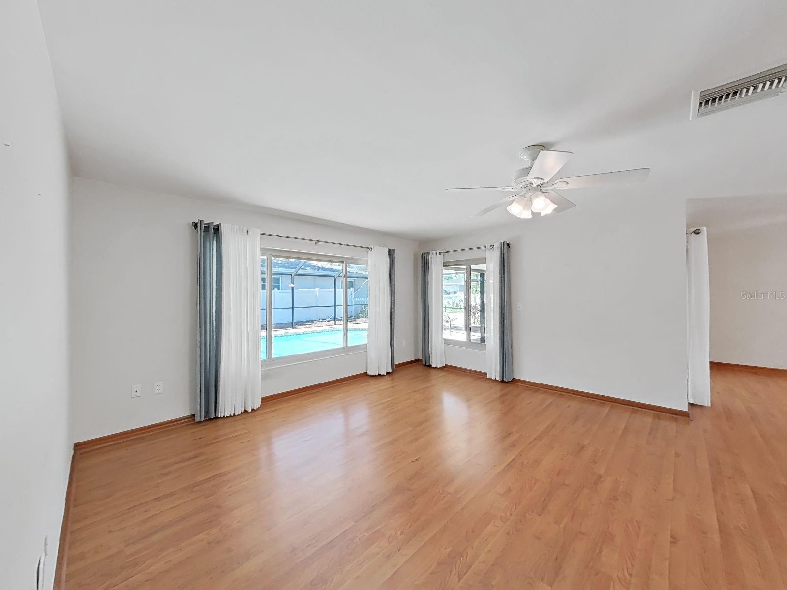 1100 CANTERBURY RD, CLEARWATER, FL, 33764
