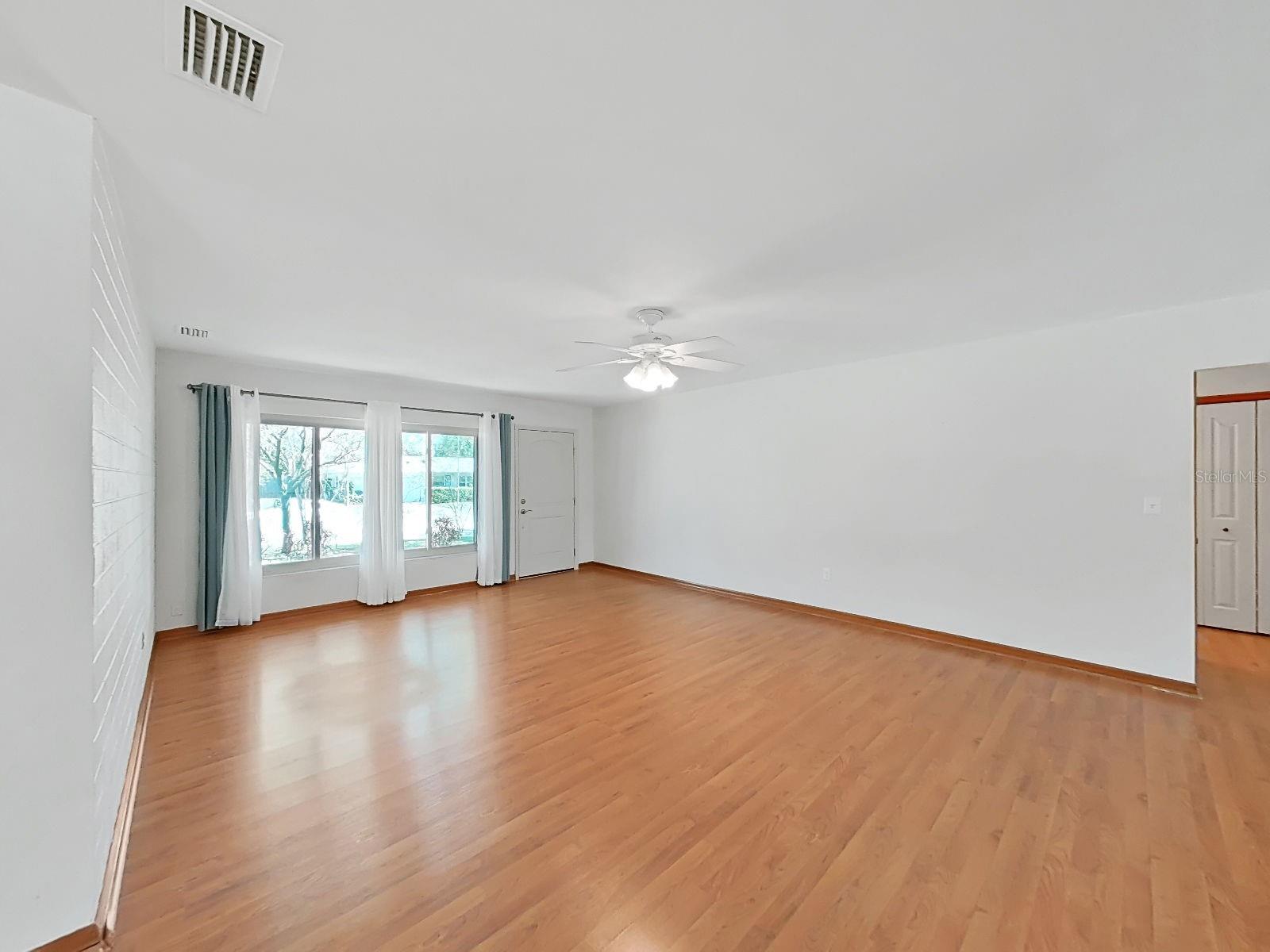 1100 CANTERBURY RD, CLEARWATER, FL, 33764