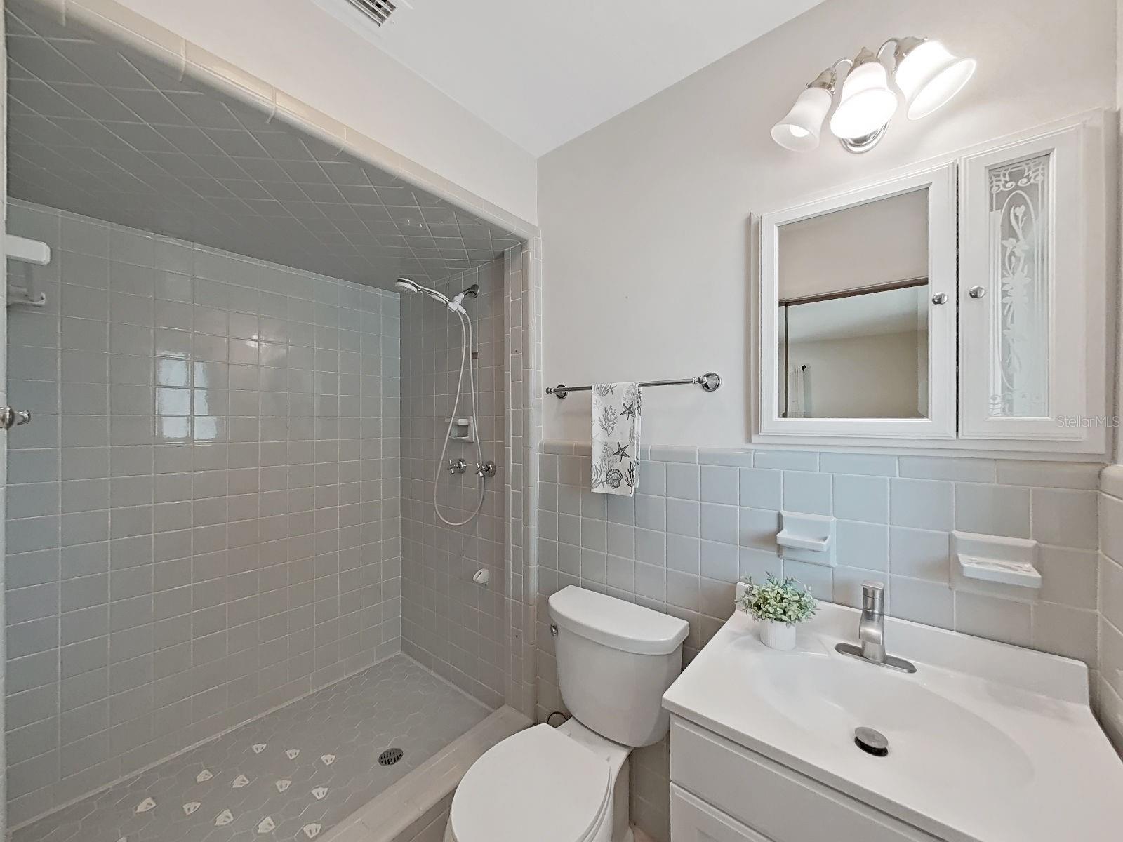 1100 CANTERBURY RD, CLEARWATER, FL, 33764