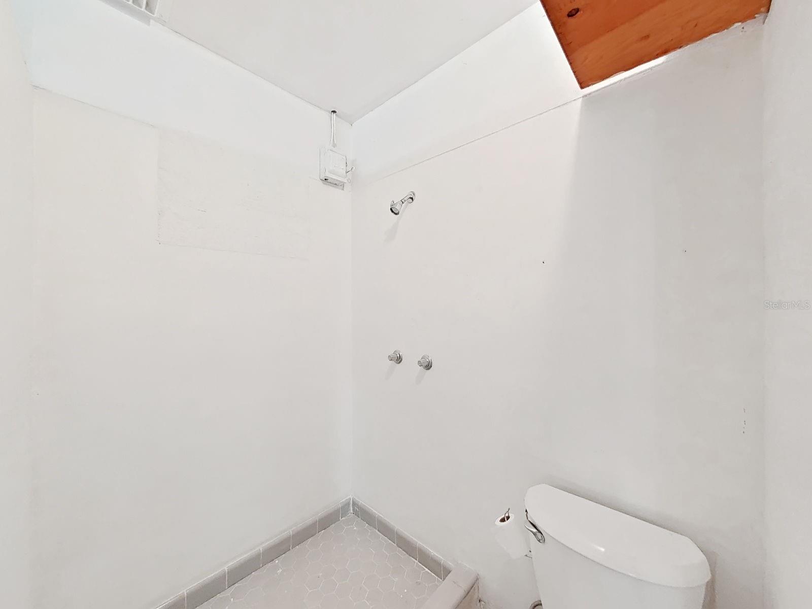 1100 CANTERBURY RD, CLEARWATER, FL, 33764