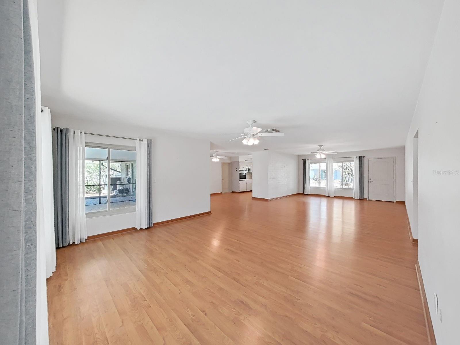 1100 CANTERBURY RD, CLEARWATER, FL, 33764