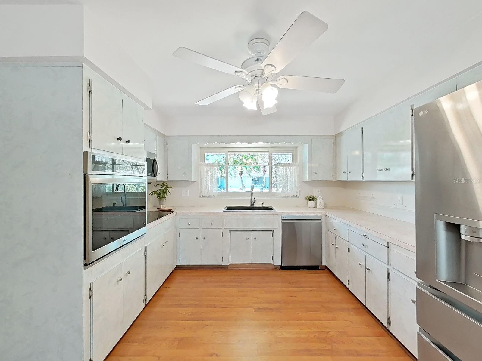 1100 CANTERBURY RD, CLEARWATER, FL, 33764