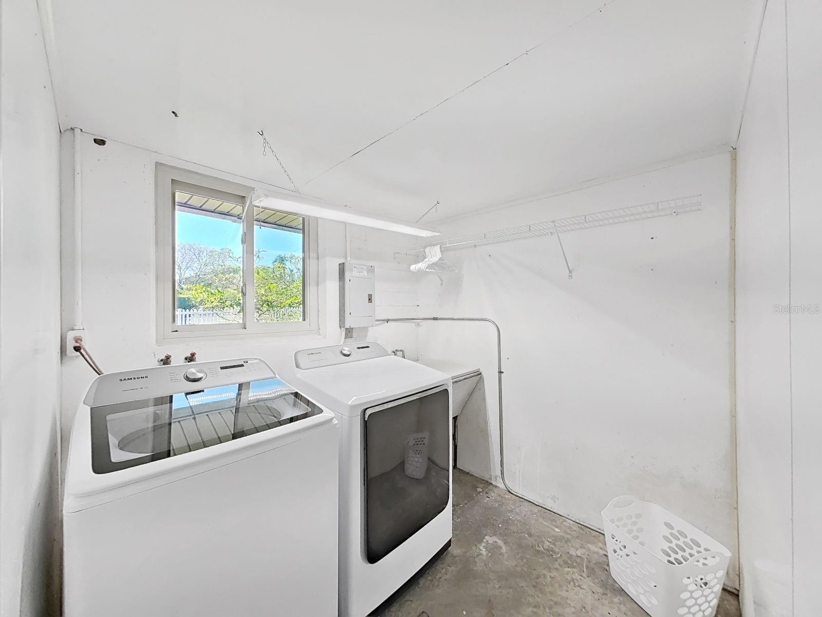 1100 CANTERBURY RD, CLEARWATER, FL, 33764