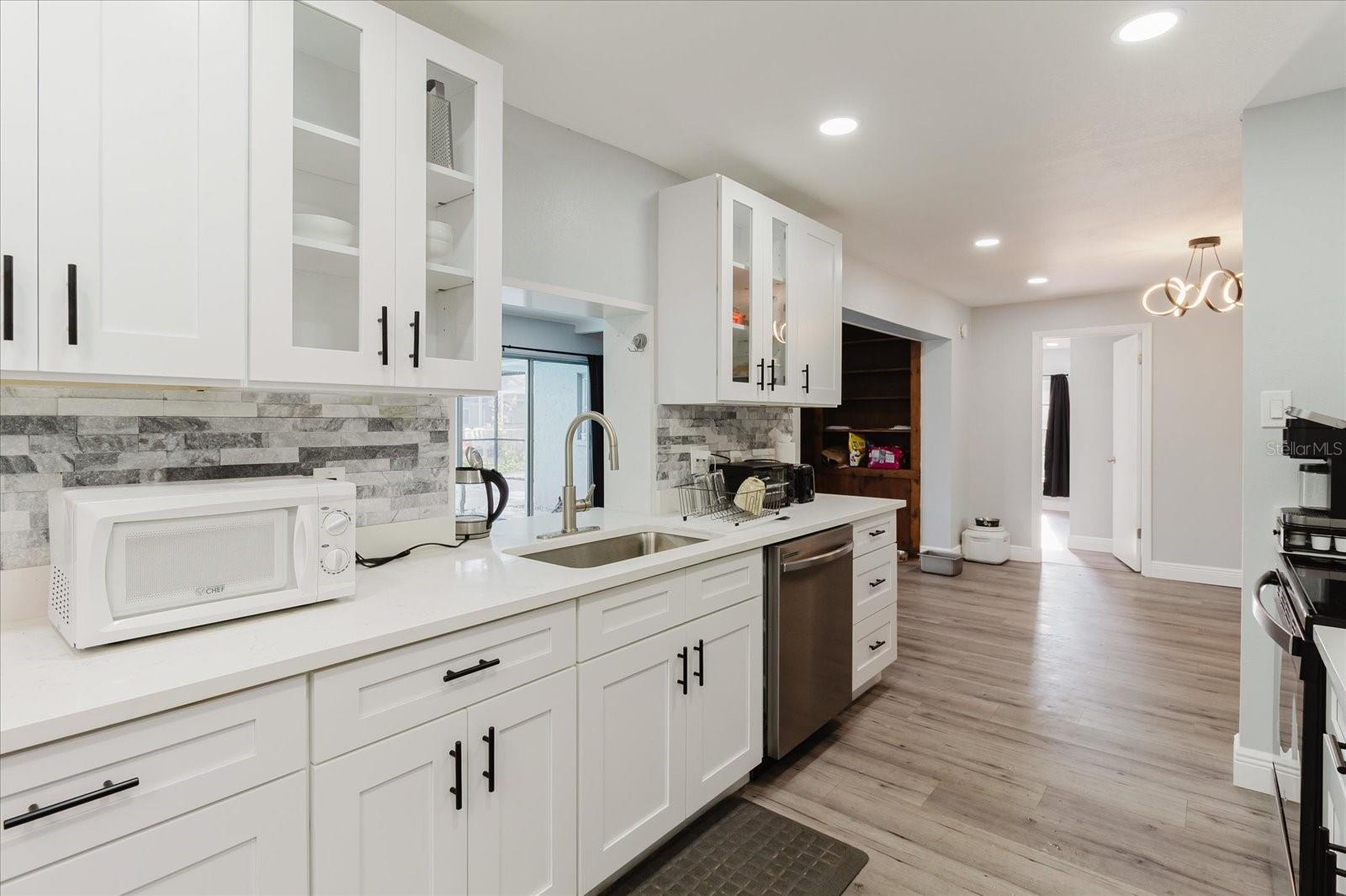 1811 FOREST DR, OLDSMAR, FL, 34677