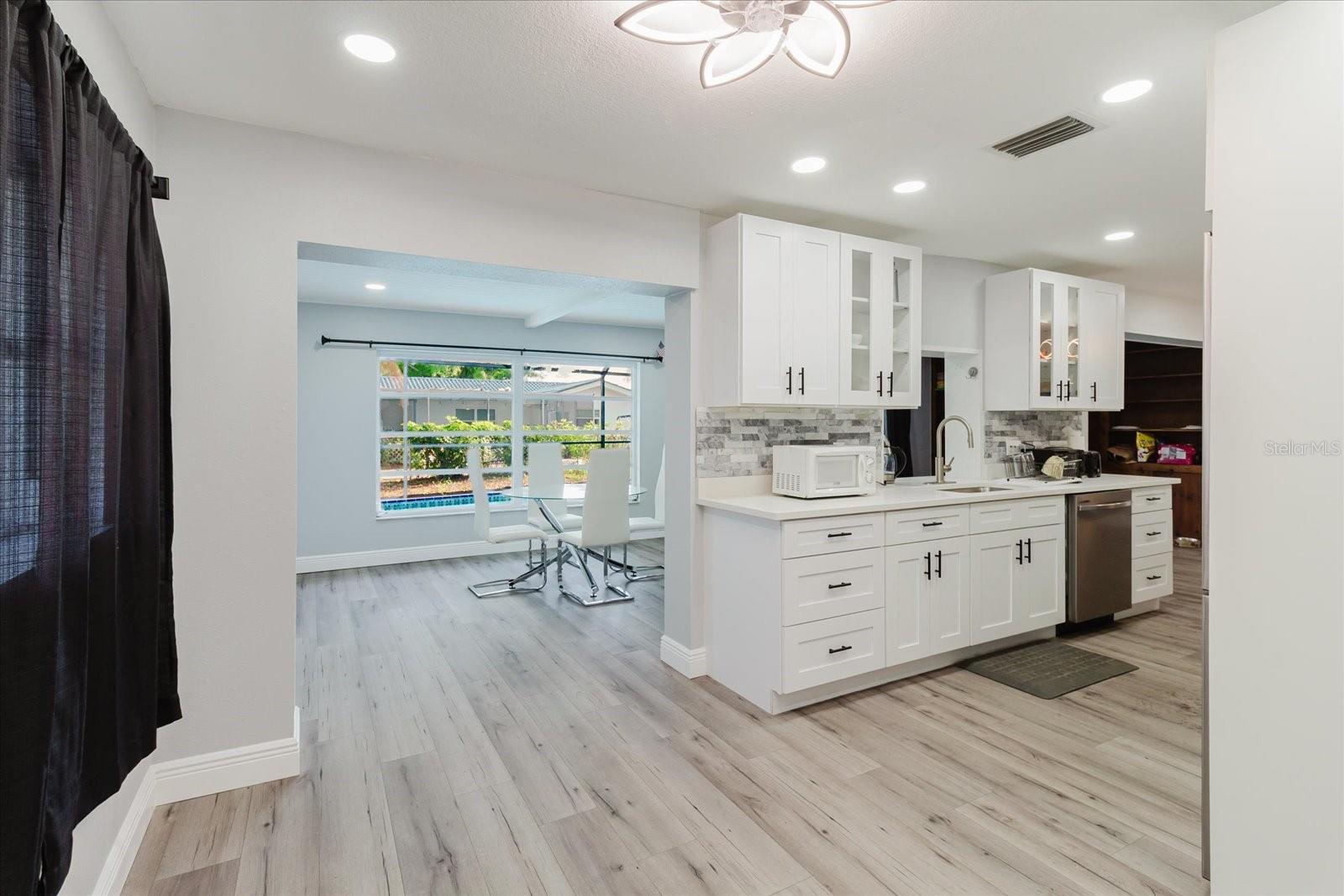 1811 FOREST DR, OLDSMAR, FL, 34677