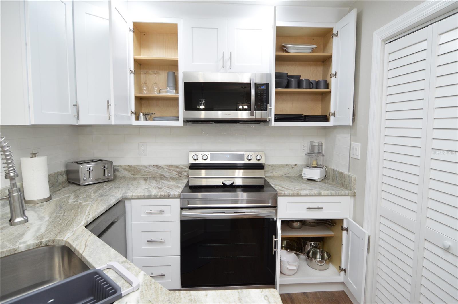 8613 MALLARD RESERVE DR #202, TAMPA, FL, 33614