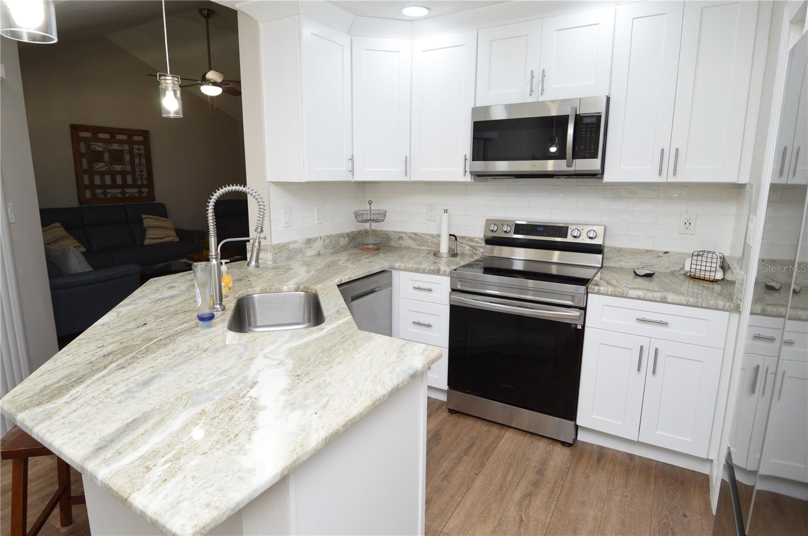 8613 MALLARD RESERVE DR #202, TAMPA, FL, 33614