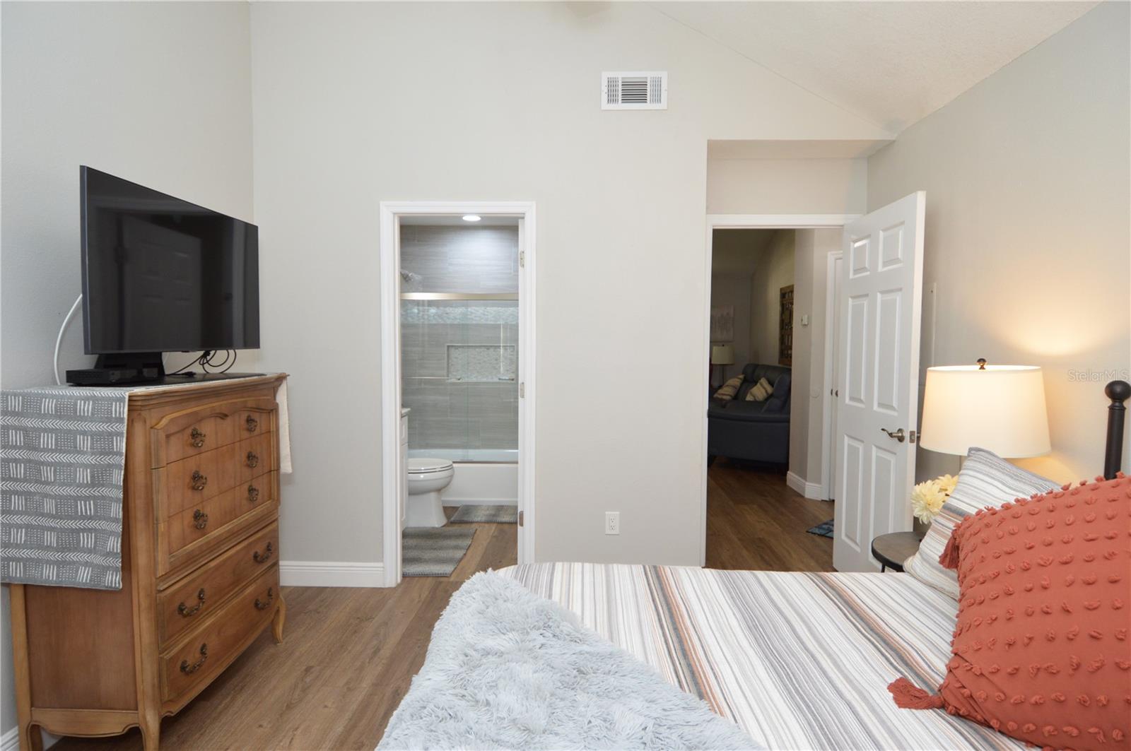 8613 MALLARD RESERVE DR #202, TAMPA, FL, 33614