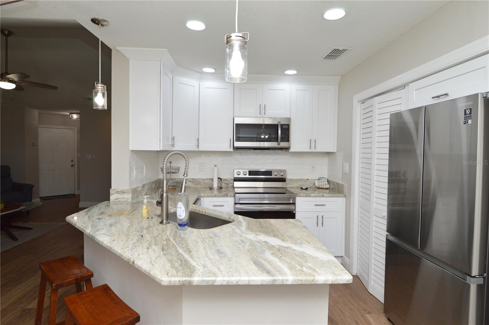 8613 MALLARD RESERVE DR #202, TAMPA, FL, 33614