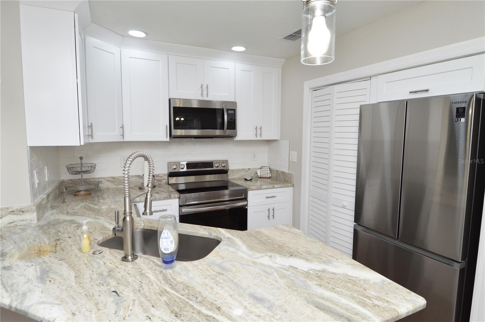 8613 MALLARD RESERVE DR #202, TAMPA, FL, 33614