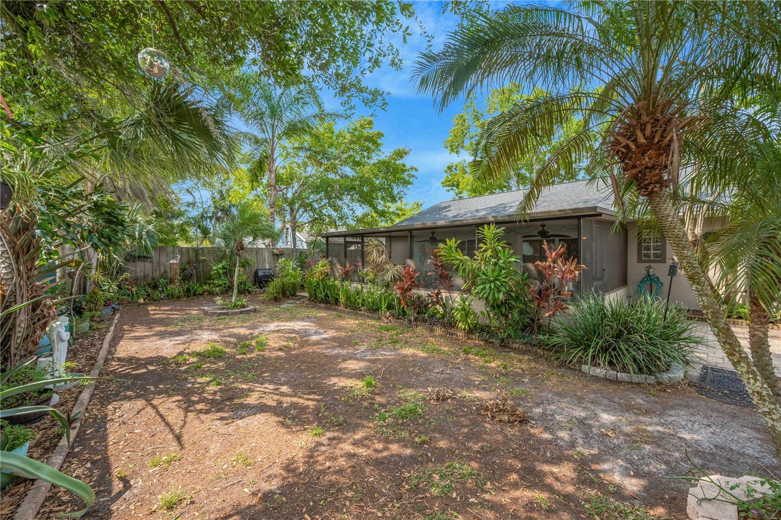 13921 CHERRY DALE LN, TAMPA, FL, 33618