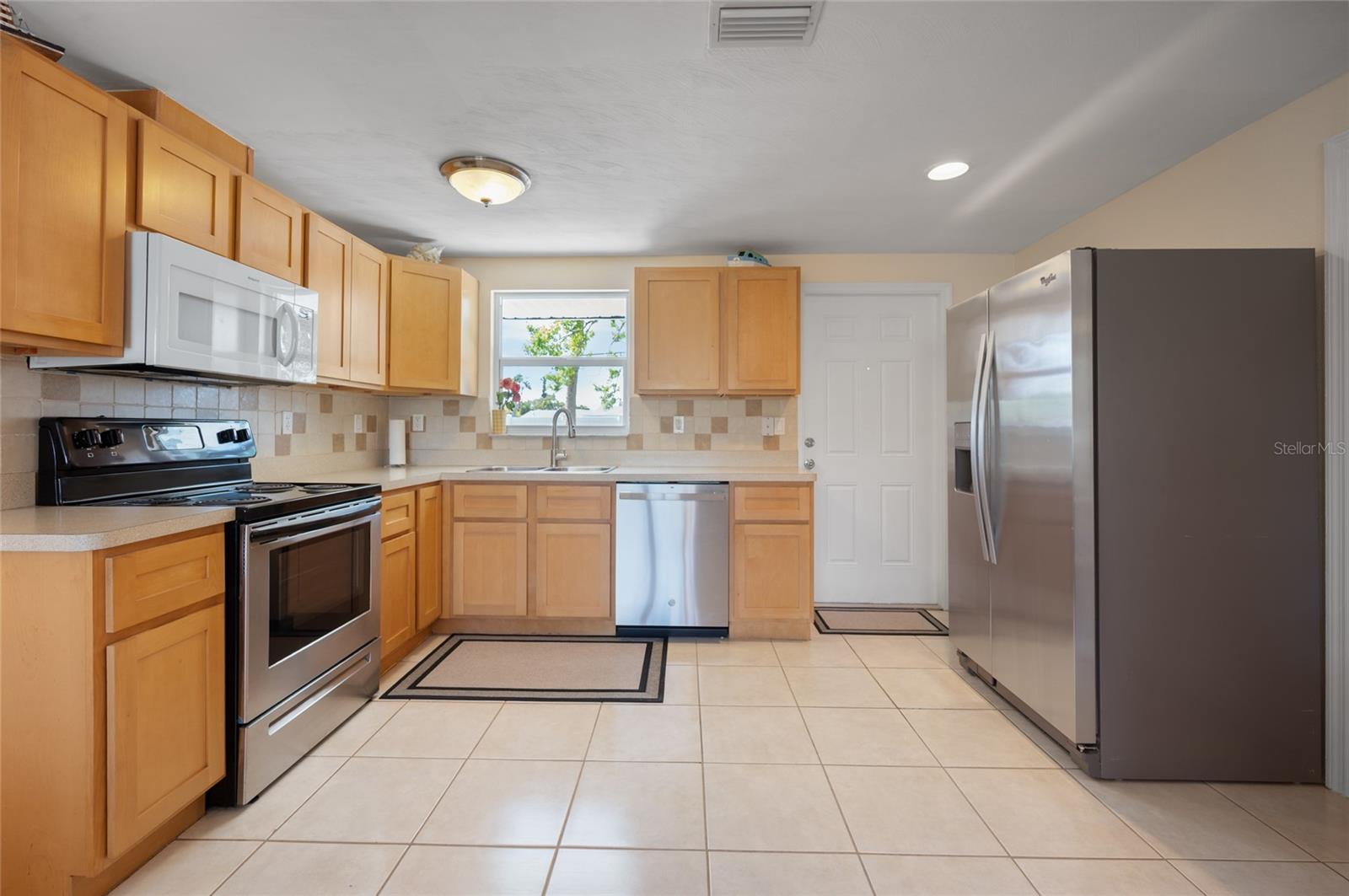 231 LAKEVIEW LN, ENGLEWOOD, FL, 34223