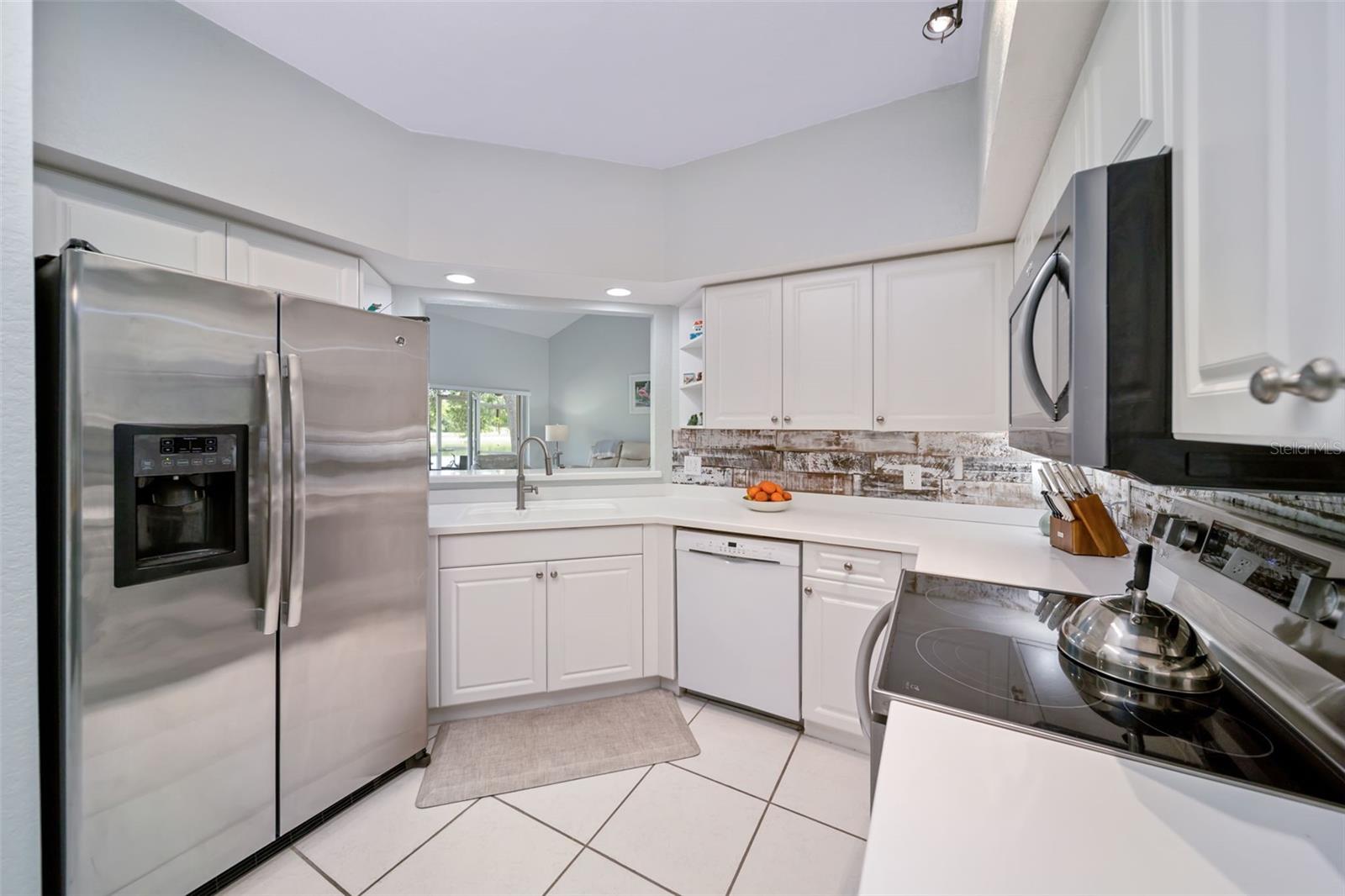 7667 SWEETBAY CIR #11-102, BRADENTON, FL, 34203