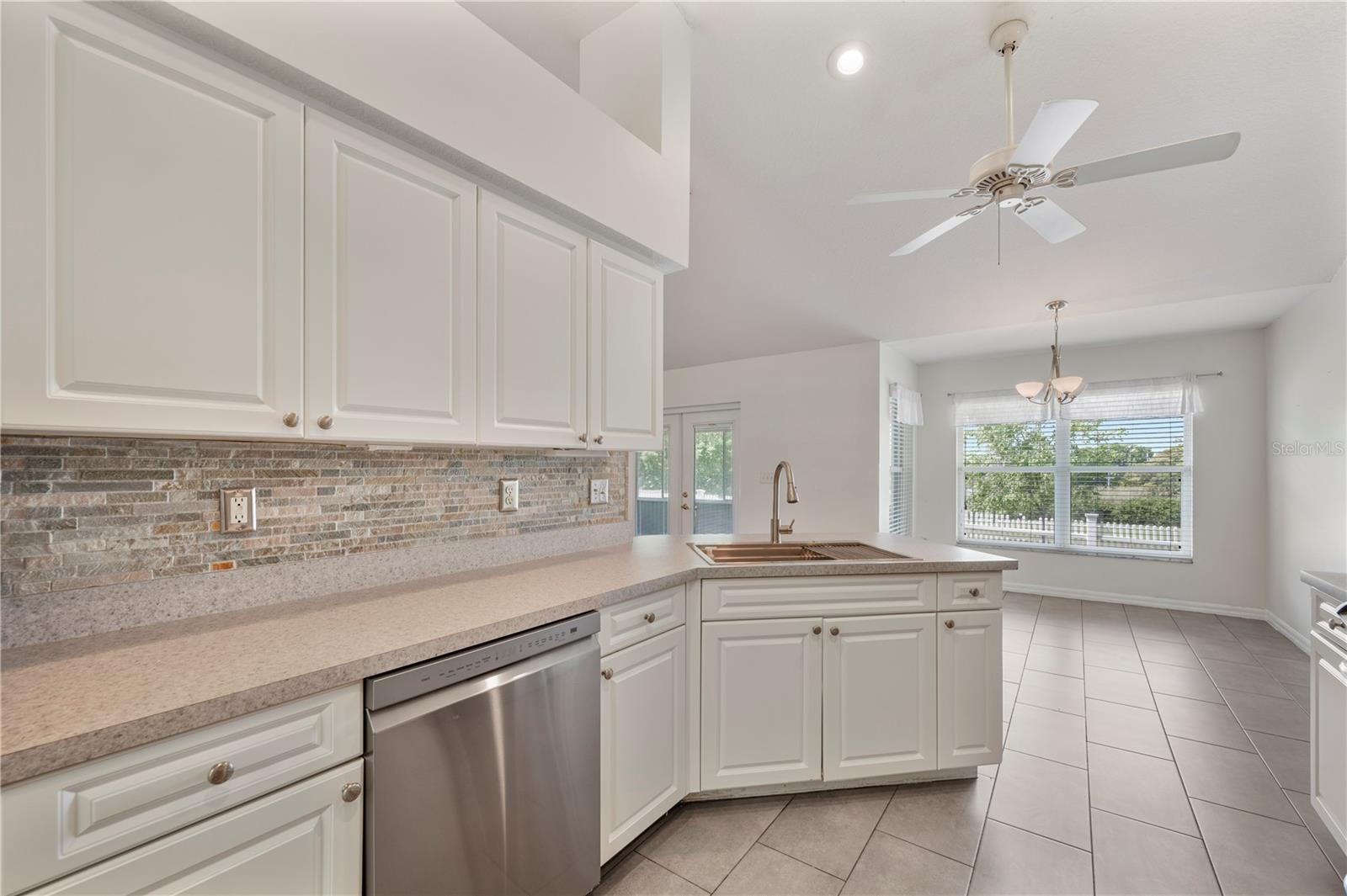 5711 MANCHESTER DR E, LAKELAND, FL, 33810