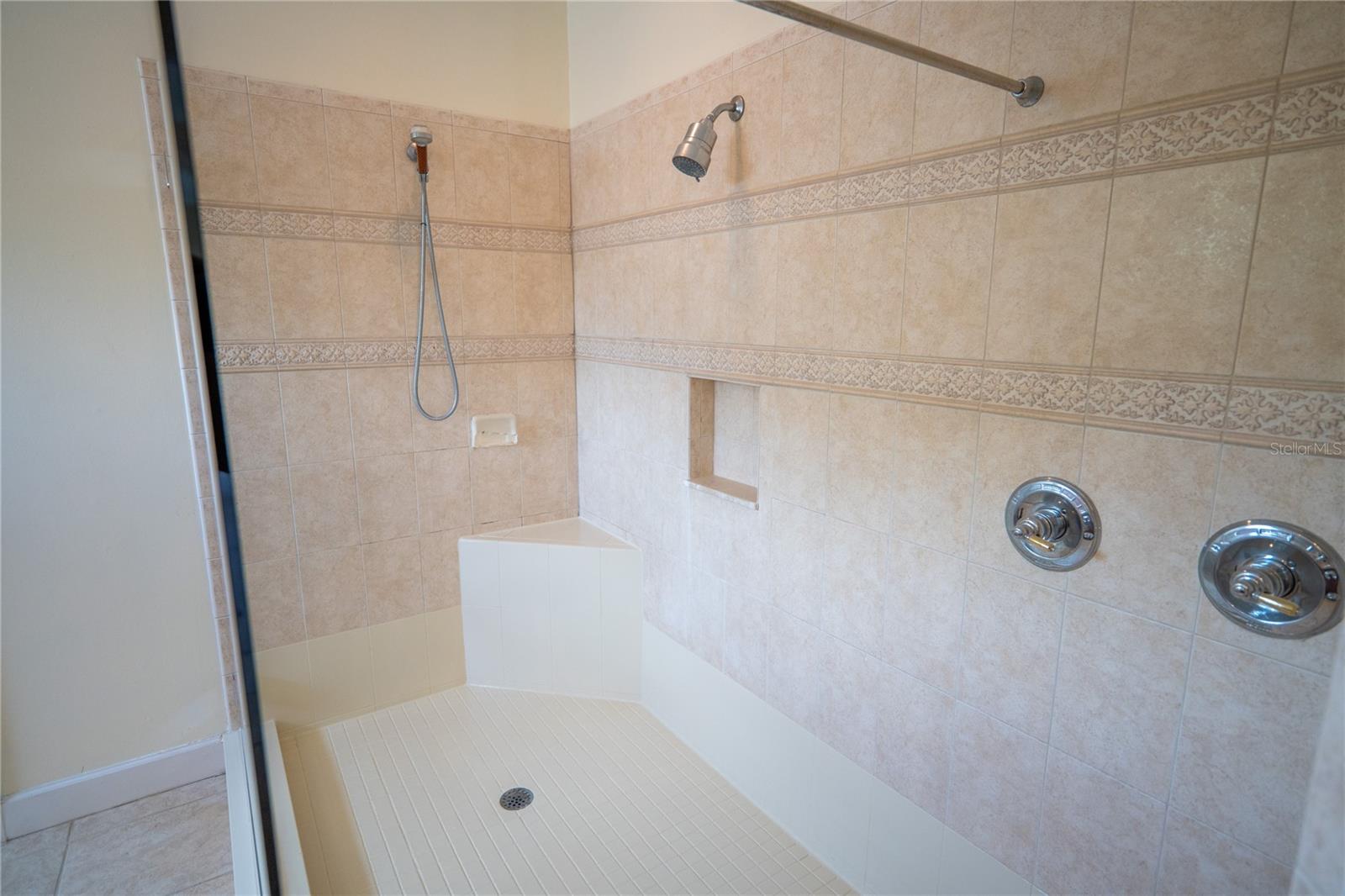 10009 VALLEY ROSE CT, ORLANDO, FL, 32825
