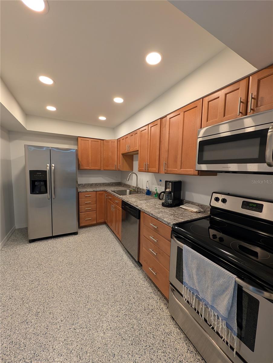 255 DOLPHIN PT #505, CLEARWATER BEACH, FL, 33767