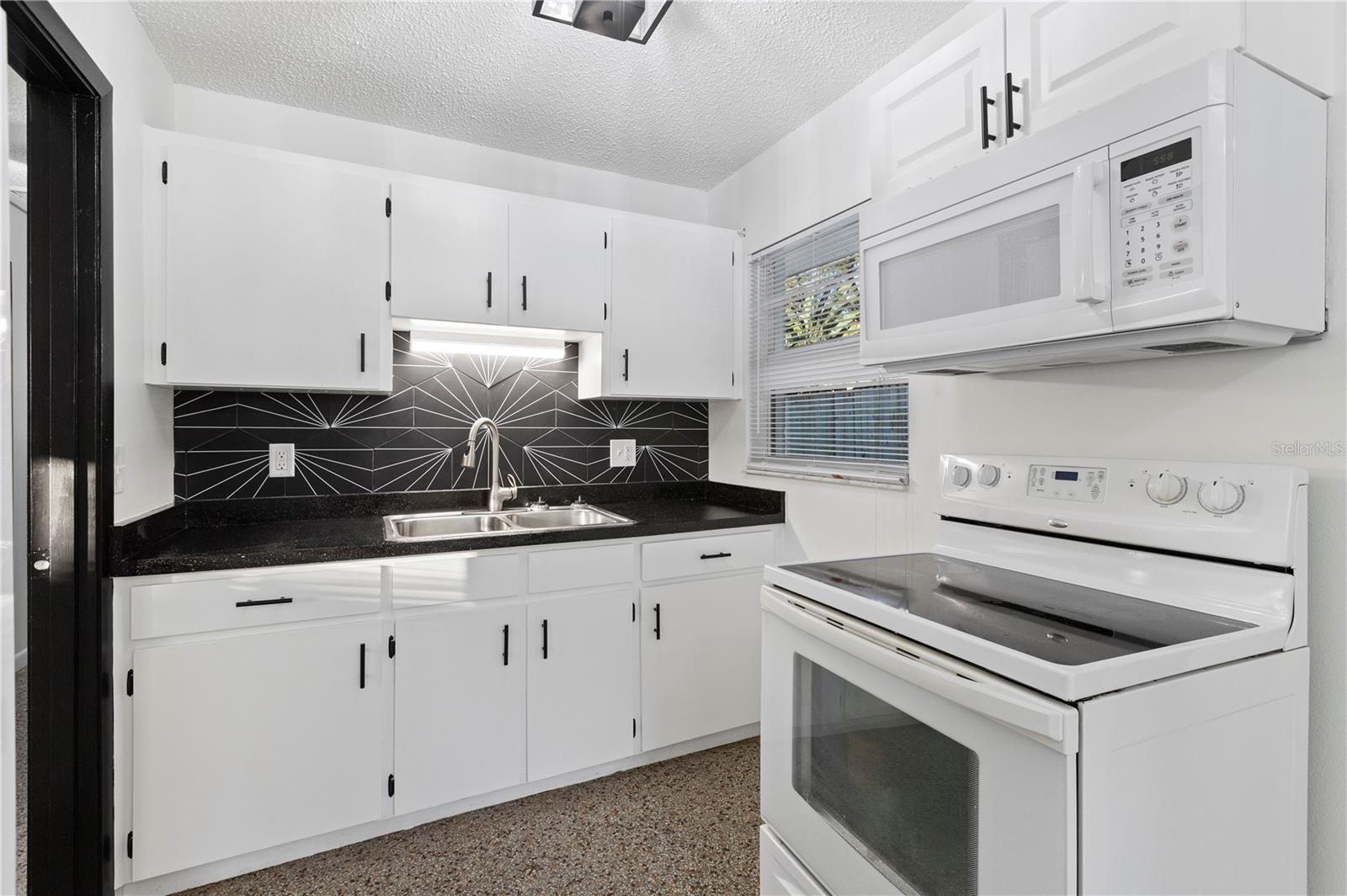 235/237 EMORY PL, ORLANDO, FL, 32804