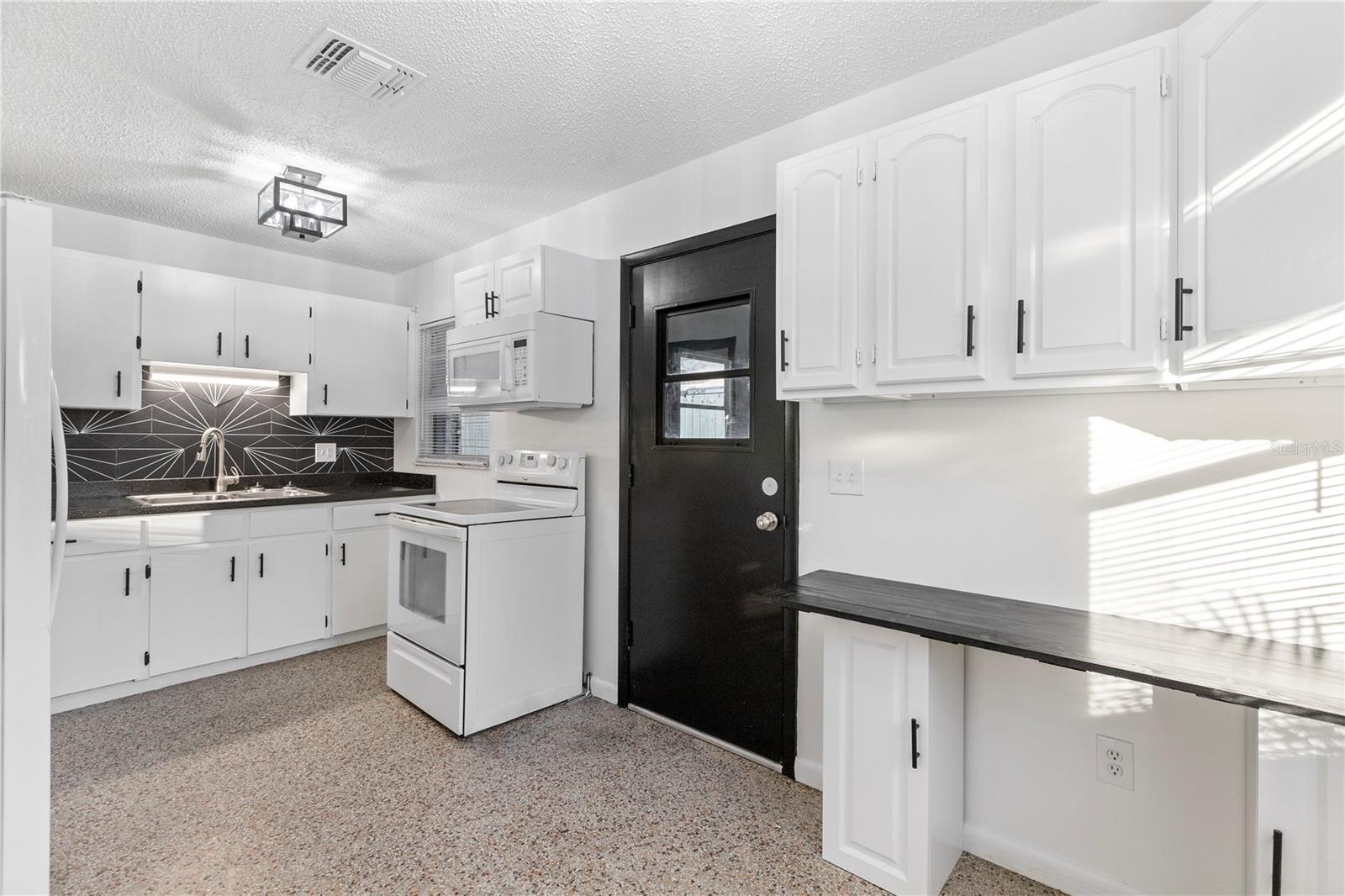 235/237 EMORY PL, ORLANDO, FL, 32804