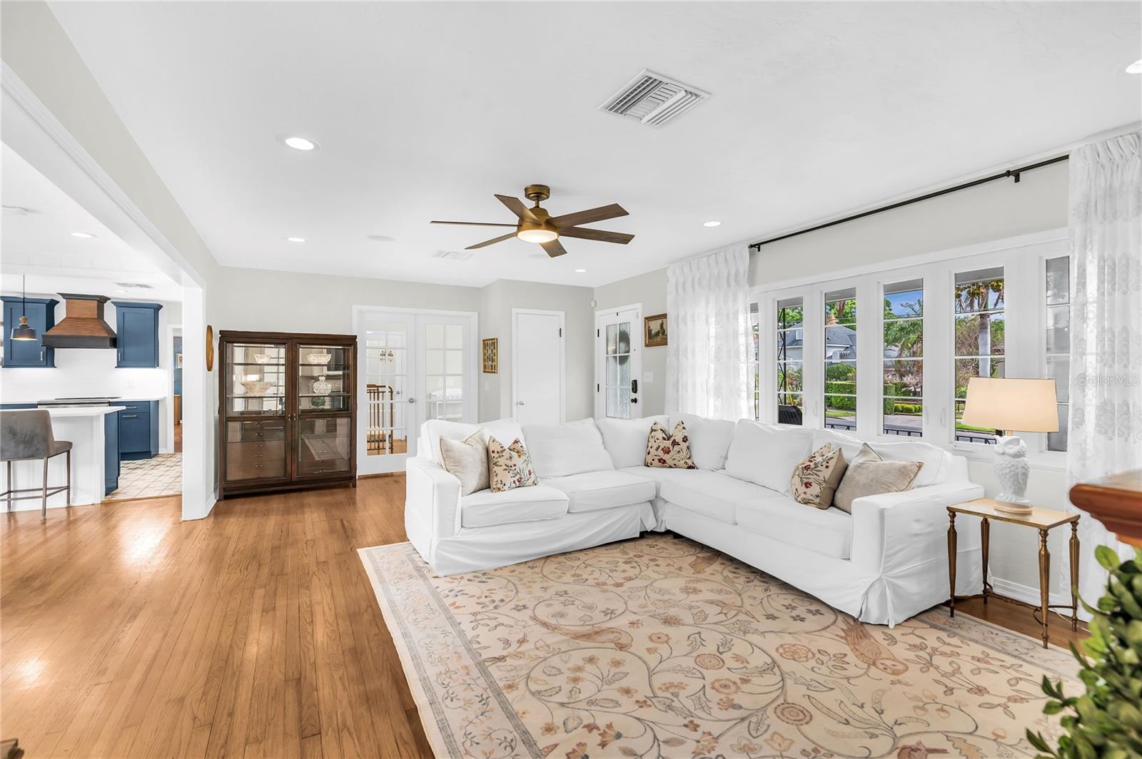 1410 S SUMMERLIN AVE, ORLANDO, FL, 32806