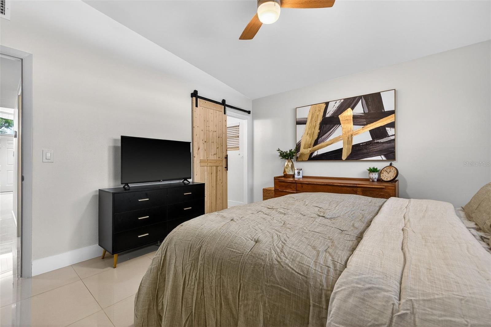 4905 N MENDENHALL DR, TAMPA, FL, 33603