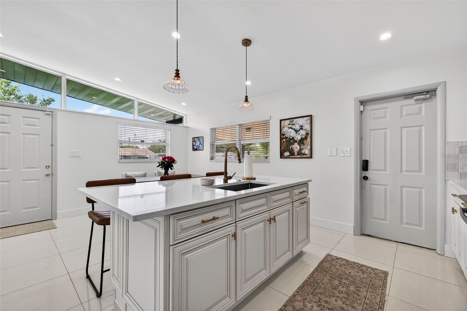 4905 N MENDENHALL DR, TAMPA, FL, 33603